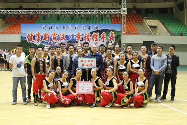 赛后所有队员及工作人员合影3.jpg 赛后所有队员及工作人员合影3.jpg