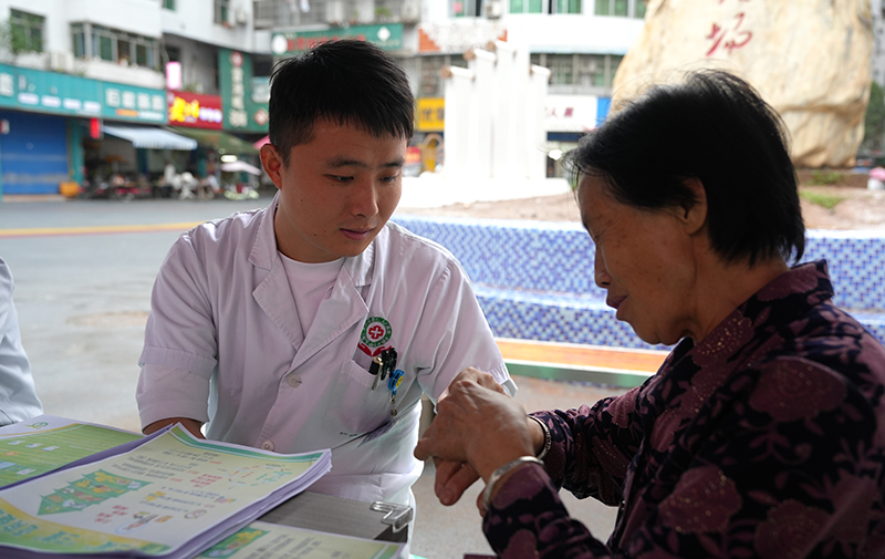 XFN05889.jpg XFN05889.jpg